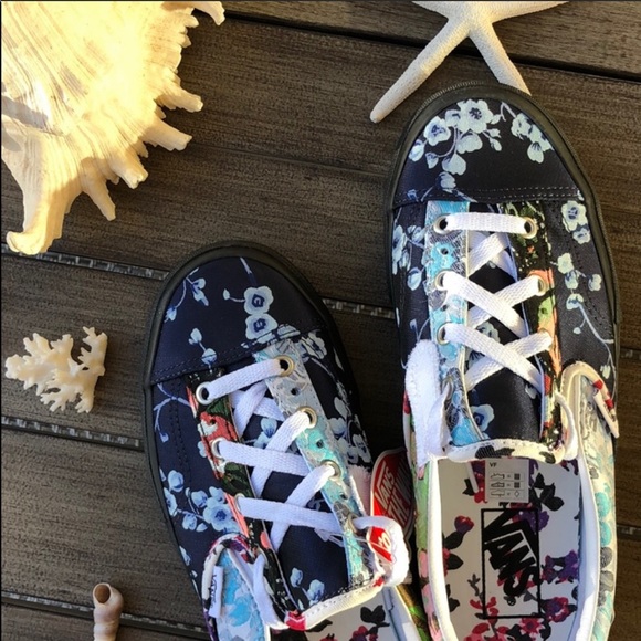 🌴🌼VANS- SLIP ON’S CAP FLORALS SHOES🌼🌴 - Picture 8 of 14